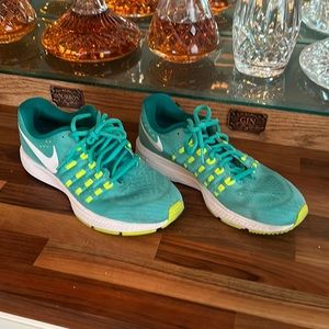 Women's new Nike zoom vomero11 size 8.5 shoes